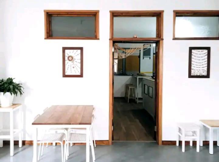 Negusta Arte E Atividades Hostel Πράγια Εξωτερικό φωτογραφία